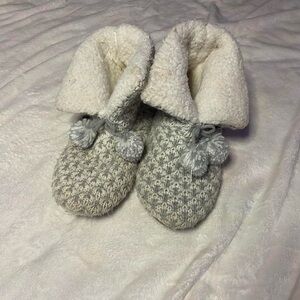 Cozy Gray and White Kids' Slipper Booties